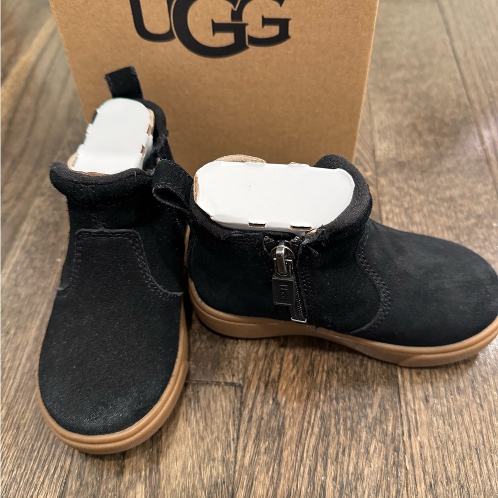 UGG Hamden II Black Boots 7T toddler